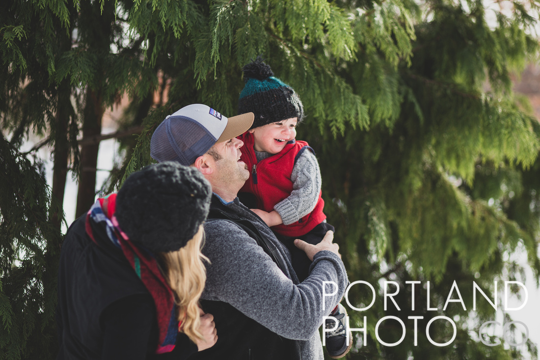 Classic Maine Fall Family Portrait Session @PortlandPhotoCo
Maine Photographer
www.portlandphotocompany.com


#snowinmaine #mainefamilyphotographer #mainefamilyphotos #familyphotographer